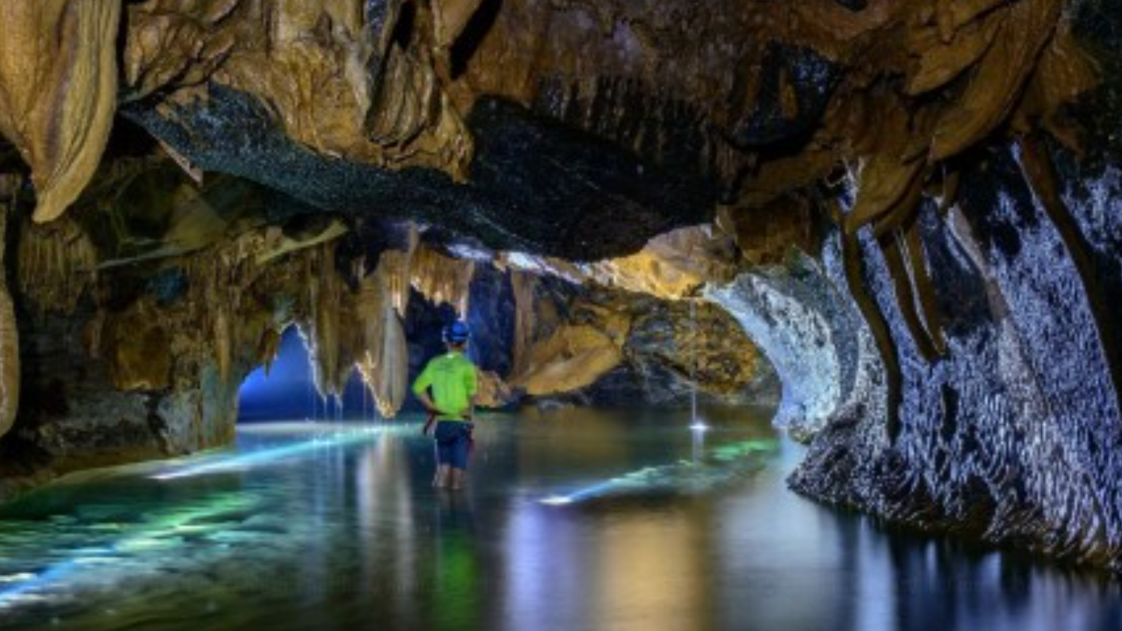 Khám Phá Quảng Bình- Vương Quốc Động